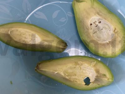 Šiltas salotas su sūriu ir ant grilio keptais vištienos juostelėmis Žingsnis 1