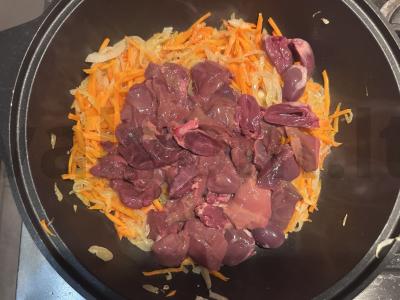 Vištienos kepenys ir širdelės grietinėje Žingsnis 2