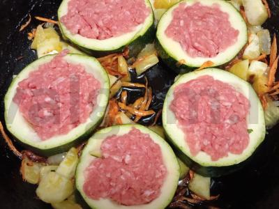 Cukinijos, įdarytos jautienos faršu Žingsnis 7