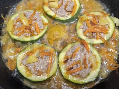 Cukinijos, įdarytos jautienos faršu Žingsnis 9