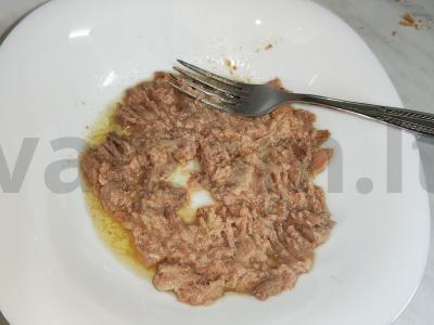 Silkės kepenėlių ir žaliojo svogūno salotas Žingsnis 2