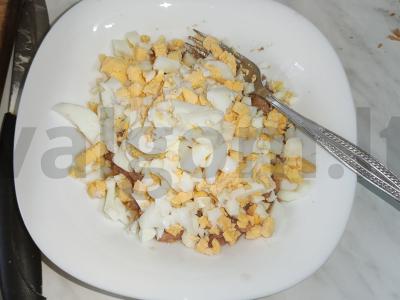 Silkės kepenėlių ir žaliojo svogūno salotas Žingsnis 4