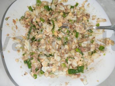 Silkės kepenėlių ir žaliojo svogūno salotas Žingsnis 5