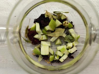 Arbatos gėrimas su obuolių sultimis Žingsnis 2