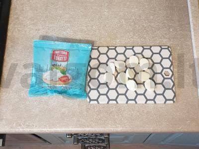 Salotas su mocarela ir keptais baklažanais Žingsnis 3