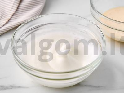 Obuolių pyragas su kremu Žingsnis 4