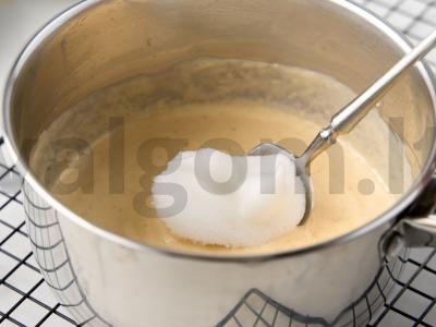 Obuolių pyragas su kremu Žingsnis 6