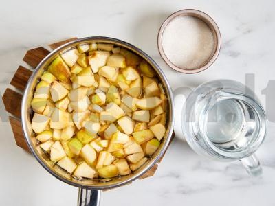 Kvikvų uogienė su riešutais Žingsnis 1