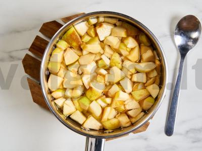 Kvikvų uogienė su riešutais Žingsnis 2