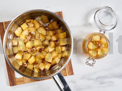 Kvikvų uogienė su riešutais Žingsnis 4