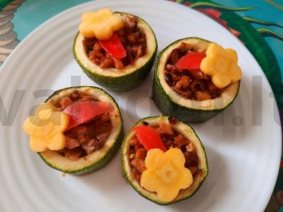 Cukinijos, įdarytos grybais ir tofu pagrindine nuotrauka