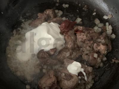 Vištienos kepenėlės grietinės ir pomidorų padaže Žingsnis 3