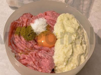 Sultingi mėsos kotletai su plona plutele Žingsnis 3