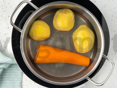 Vinegretas be agurkų Žingsnis 2