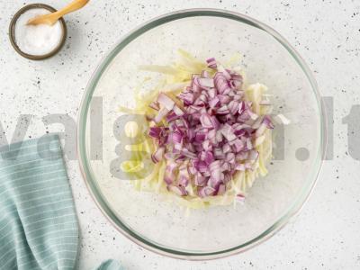 Vinegretas be agurkų Žingsnis 5