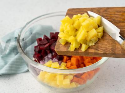 Vinegretas be agurkų Žingsnis 6