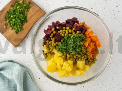 Vinegretas be agurkų Žingsnis 8