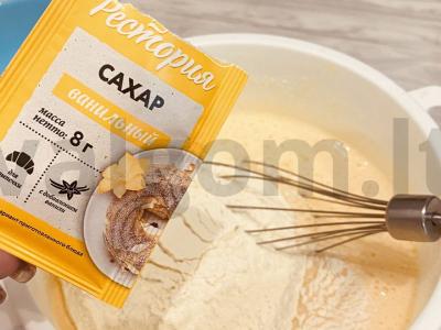 Obuolių šarlotė su vaniliniu cukrumi ir cukraus pudra Žingsnis 3