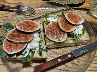 Čiabatta su straciatella ir figomis pagrindine nuotrauka