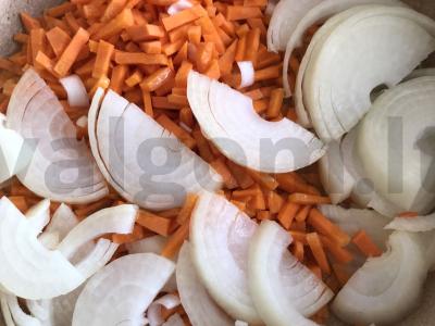 Nudegta su mėsa Žingsnis 1