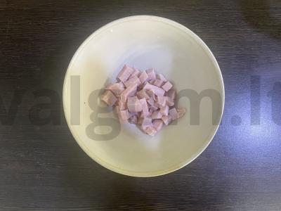 Karšti sumuštiniai su kumpiu ir sūriu orkaitėje Žingsnis 1