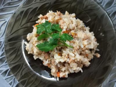 Žuvies plovas su lašiša pagrindine nuotrauka