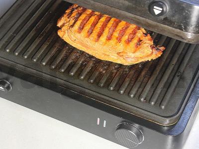 Anties krūtinėlė ant grotelių su vyšnių padažu ir bulguru Žingsnis 4