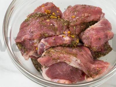 Kiauliena garstyčių marinate Žingsnis 2