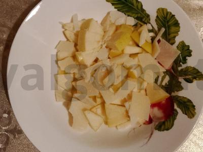 Salotos su morkomis ir obuoliais Žingsnis 2