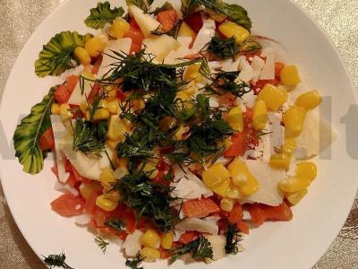 Salotos su morkomis ir obuoliais pagrindine nuotrauka