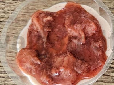 Oro mousse su braškių džemu pagrindine nuotrauka