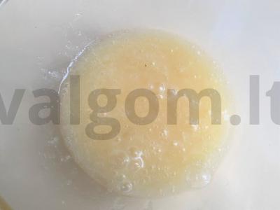 Skanūs keksiukai su kakava ir šokoladu Žingsnis 1