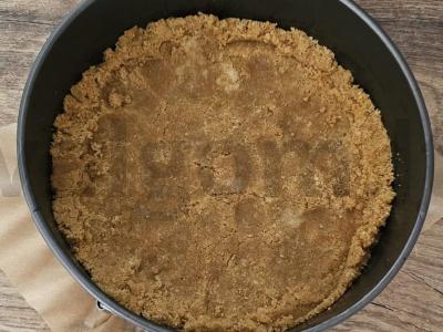 Nesaldintas sūrio pyragas su braškių džemu Žingsnis 4