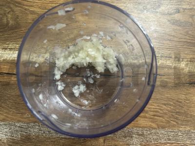 Švelnios triušienos kotletai vaikams Žingsnis 2