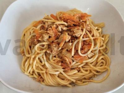 Makaronai su faršu pomidorų padaže pagrindine nuotrauka