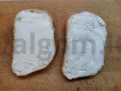 Sumuštiniai su lydytu sūriu ir rūkyta lašiša Žingsnis 1