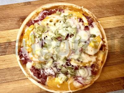 Pica ant paruoštos bazės pagrindine nuotrauka