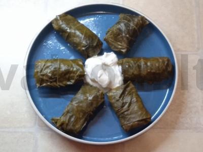 Marinuotų vynuogių lapų dolma pagrindine nuotrauka