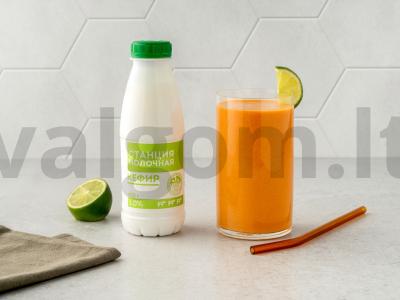 Rudens morkų smoothie pagrindine nuotrauka