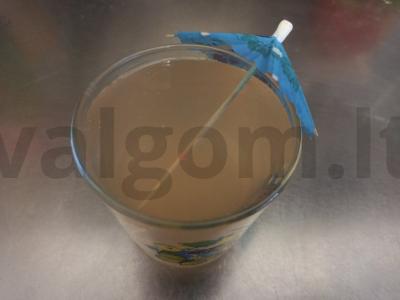 Daugiavaisių gėrimas su cukraus sirupu pagrindine nuotrauka