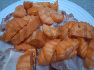 Kiaulienos šonkauliai su morkomis ir grietininiu padažu Žingsnis 2