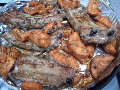 Kiaulienos šonkauliai su morkomis ir grietininiu padažu Žingsnis 6