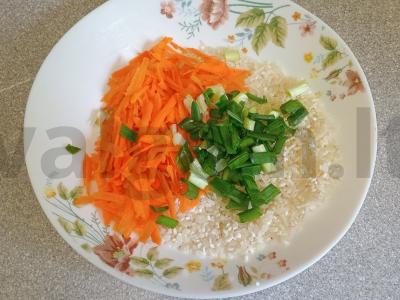 Rizotas, keptas puode su vištienos filė ir pomidorų padažu Žingsnis 2