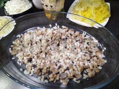 Salotas „Silkė po šubą“ kaimiškai Žingsnis 4