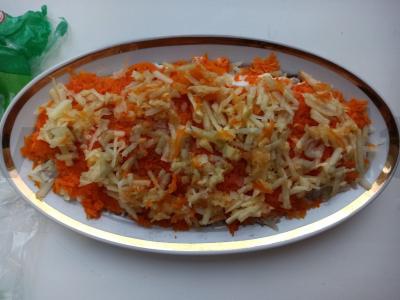 Salotas „Silkė po šubą“ su žaliu obuoliu Žingsnis 4