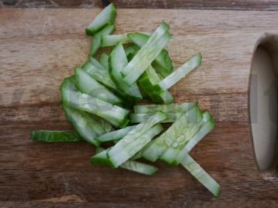 Salotos su vištienos krūtinėle ir marinuotais pievagrybiais Žingsnis 2