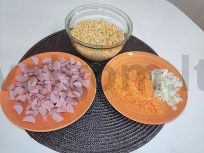 Žirnių sriuba su dešrelėmis lėtoje viryklėje Žingsnis 2