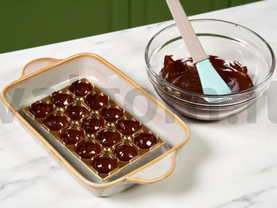 Namų saldainiai su šokoladu, cukatais ir riešutais Žingsnis 2