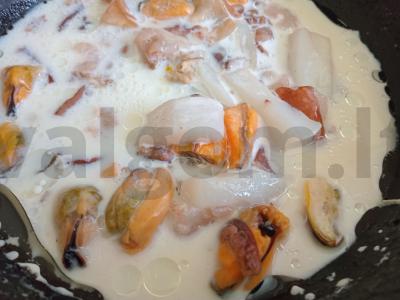 Farfalle su jūros gėrybėmis Žingsnis 3