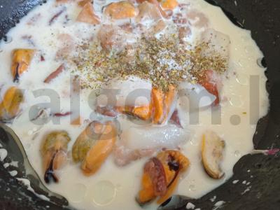 Farfalle su jūros gėrybėmis Žingsnis 4